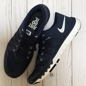 Men's Nike fly wire  "Free 5.0 TR"  11.5 Navy Blue